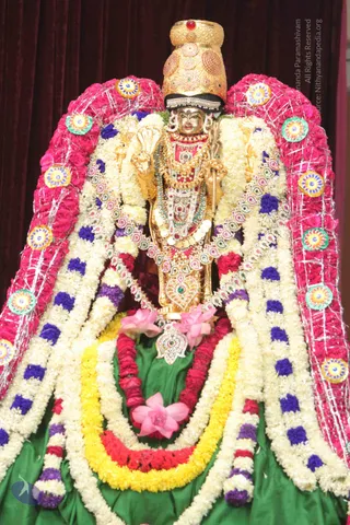 Pada-Puja_Photo_1003_IMG_0067_CMP_WM
