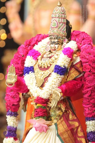 Pada-Puja_Photo_1006_IMG_0092_CMP_WM