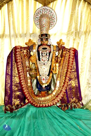04-Galleria-And-Deities_Photo_1036_IMG_2410_CMP_WM