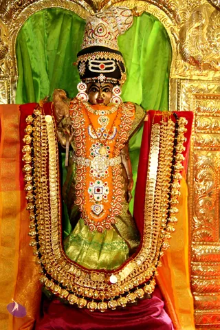 04-Galleria-And-Deities_Photo_1037_IMG_2412_CMP_WM