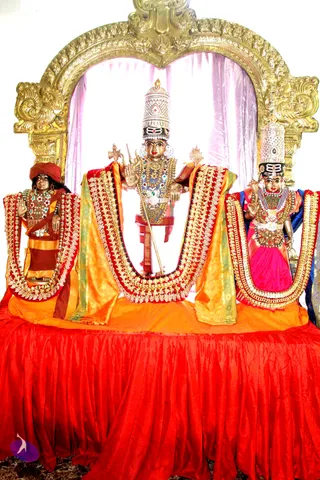 04-Galleria-And-Deities_Photo_1038_IMG_2413_CMP_WM