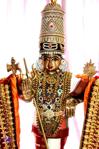 04-Galleria-And-Deities_Photo_1044_IMG_2421_CMP_WM