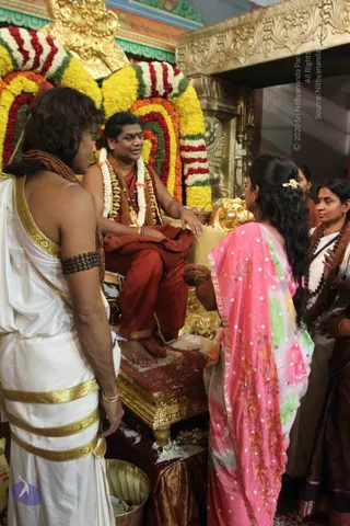 1-Pada-Puja-Satsang_Photo_1028_IMG_4121_CMP_WM