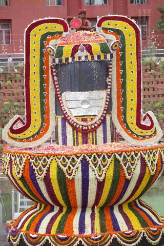2-Vaidya-Sarovar_Photo_1037_IMG_4487_CMP_WM