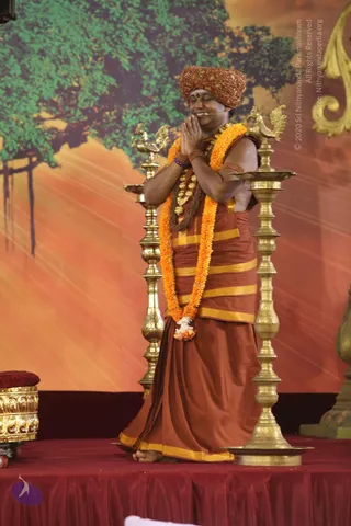 01-SATSANG_Photo_1001_file000300_CMP_WM