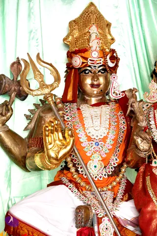 3-Deities_Photo_1009_IMG_1029_CMP_WM
