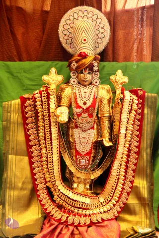 3-Deities_Photo_1020_IMG_1053_CMP_WM