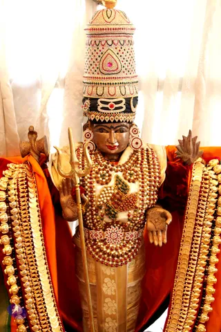 3-Deities_Photo_1022_IMG_1058_CMP_WM
