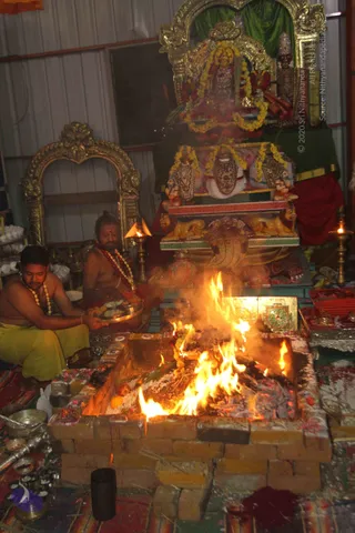 1-Agni-Samyama-Initiation_Photo_1014_IMG_0025_CMP_WM