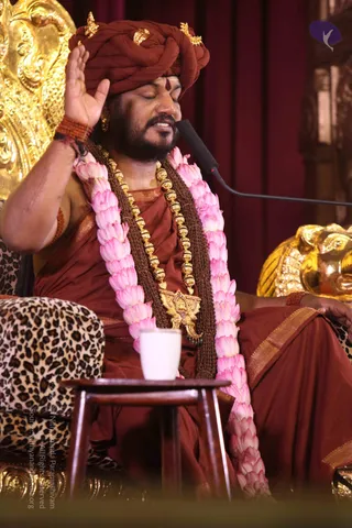 01-NITHYA-SATSANG_Photo_1013_IMG_9539_CMP_WM