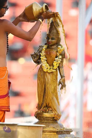 4H7A9972_CMP_WM