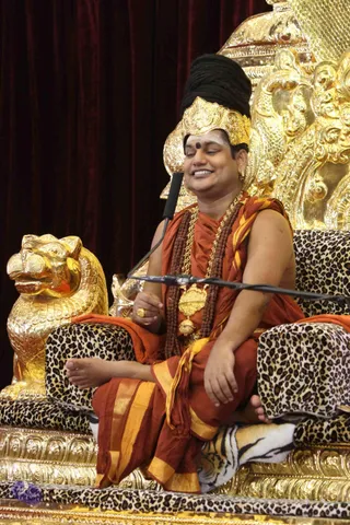 3-Evening-Satsang_Photo_1035_IM5100~1