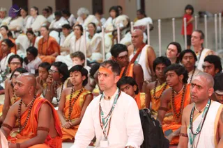 3-Evening-Satsang_Photo_1050_IMA4F5~1