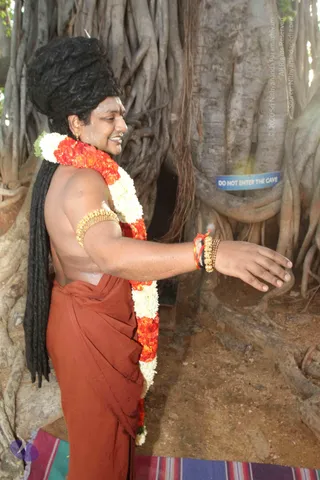 ARRIVAL-FROM-KUMBHA-MELA_Photo_1028_IMG_1406_CMP_WM