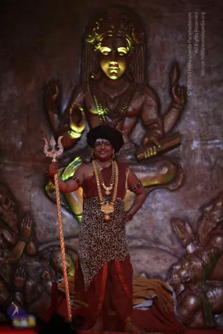 1-SHUDDADVAITAM-DARSHAN-DAY-1_Photo_1011_IMG_8298_CMP_WM