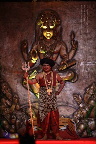 1-SHUDDADVAITAM-DARSHAN-DAY-1_Photo_1015_IMG_8302_CMP_WM