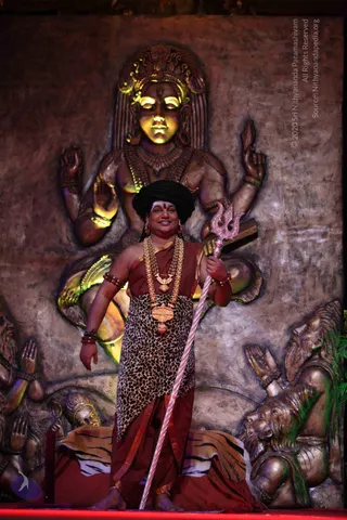 1-SHUDDADVAITAM-DARSHAN-DAY-1_Photo_1028_IMG_8330_CMP_WM