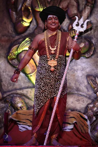 1-SHUDDADVAITAM-DARSHAN-DAY-1_Photo_1050_IMG_8352_CMP_WM