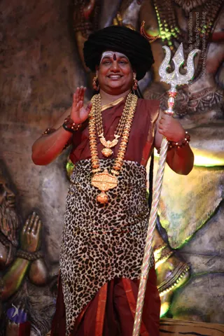 1-SHUDDADVAITAM-DARSHAN-DAY-1_Photo_1075_IMG_8377_CMP_WM