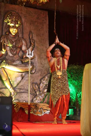 1-SHUDDADVAITAM-DARSHAN-DAY-1_Photo_1237_IMG_8585_CMP_WM