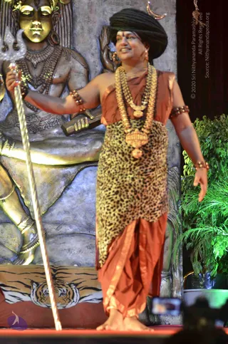 1-SHUDDADVAITAM-DARSHAN-DAY-1_Photo_1254__YAD4267_CMP_WM