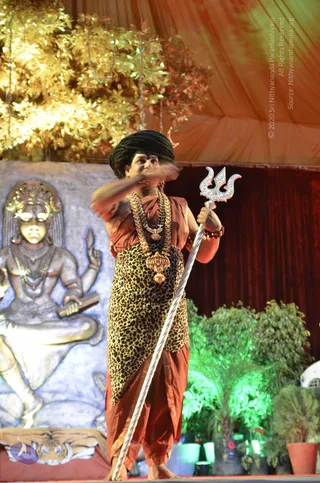 1-SHUDDADVAITAM-DARSHAN-DAY-1_Photo_1258__YAD4272_CMP_WM