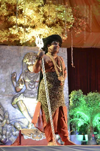 1-SHUDDADVAITAM-DARSHAN-DAY-1_Photo_1262__YAD4276_CMP_WM