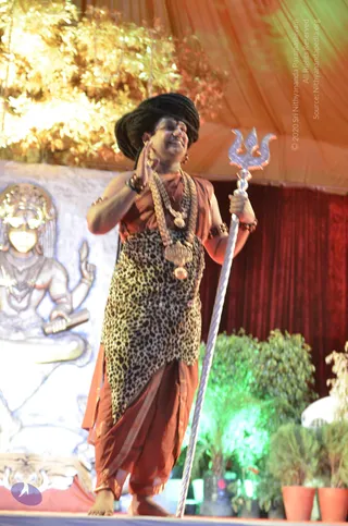 1-SHUDDADVAITAM-DARSHAN-DAY-1_Photo_1264__YAD4278_CMP_WM