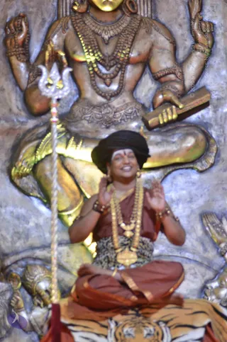 1-SHUDDADVAITAM-DARSHAN-DAY-1_Photo_1287__YAD4303_CMP_WM