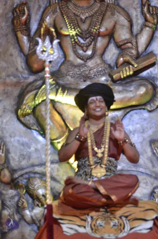 1-SHUDDADVAITAM-DARSHAN-DAY-1_Photo_1288__YAD4304_CMP_WM