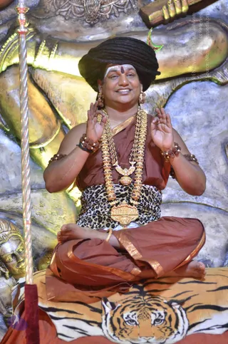 1-SHUDDADVAITAM-DARSHAN-DAY-1_Photo_1289__YAD4306_CMP_WM
