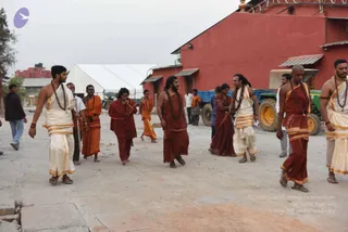 01-Construction-Swamiji-On-Rounds_Photo_1000_DSC_8109_CMP_WM