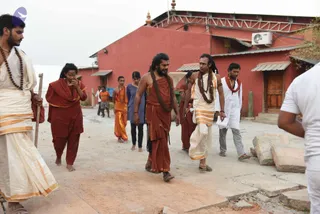 01-Construction-Swamiji-On-Rounds_Photo_1001_DSC_8111_CMP_WM
