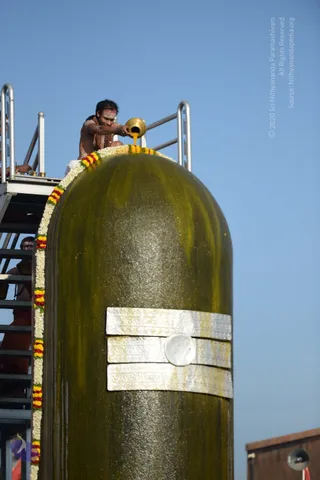 Vaidya-Sarovar-Shiva-Linga-Abhisekam_Photo_1019_DSC_7046_CMP_WM