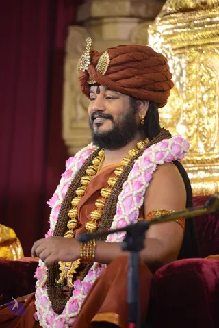01-NITHYA-SATSANG_Photo_1036_DSC_6333_CMP_WM