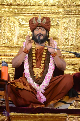 01-NITHYA-SATSANG_Photo_1075_DSC_6394_CMP_WM