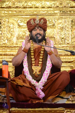 01-NITHYA-SATSANG_Photo_1079_DSC_6398_CMP_WM