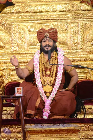 01-Nithya-Satsang_Photo_1034_DSC_9521_CMP_WM