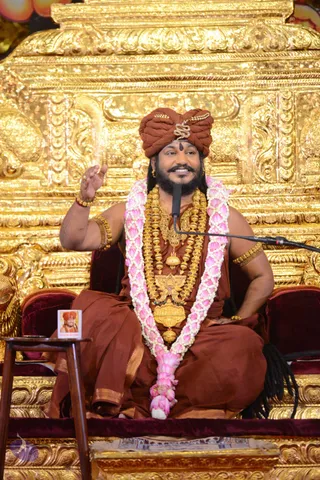 01-Nithya-Satsang_Photo_1037_DSC_9524_CMP_WM