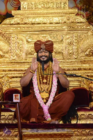 01-Nithya-Satsang_Photo_1046_DSC_9595_CMP_WM
