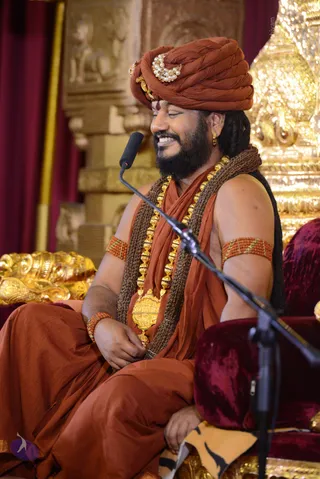 1-NITHYA-SATSANG_Photo_1210_DSC_1985_CMP_WM