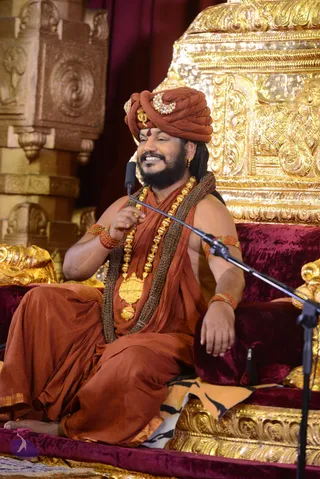 2-NITHYA-SATSANG_Photo_1196_DSC_1972_CMP_WM