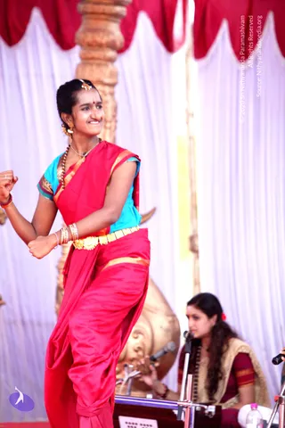 3-Nithya-Kirtan_Photo_1000_IMG_9793_CMP_WM
