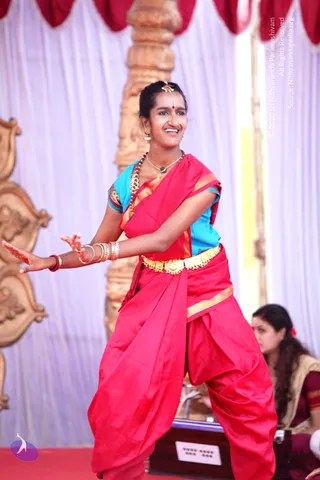 3-Nithya-Kirtan_Photo_1001_IMG_9794_CMP_WM