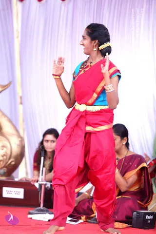 3-Nithya-Kirtan_Photo_1002_IMG_9805_CMP_WM