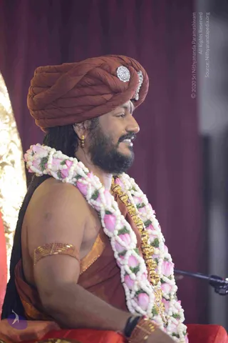 01-Nithya-Satsang_Photo_1011_DSC_6592_CMP_WM