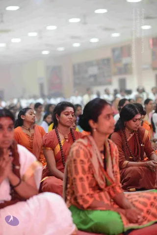 01-Nithya-Satsang_Photo_1034_DSC_6663_CMP_WM