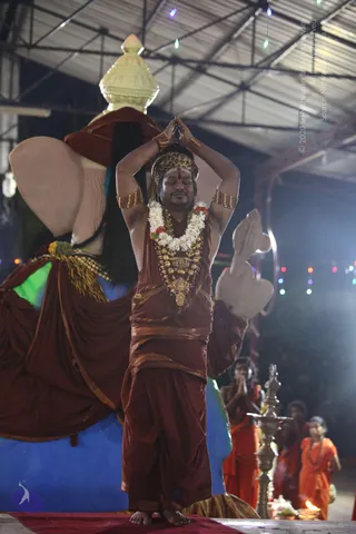 01-SHIVA-DEEKSHA_Photo_1072_IMG_0672_CMP_WM