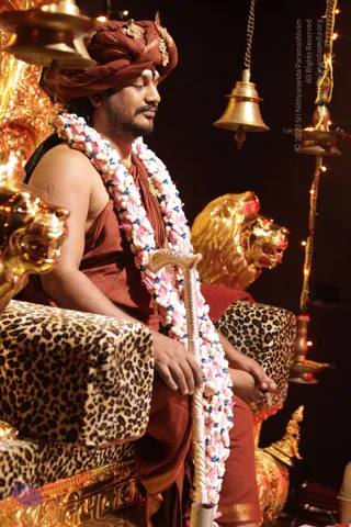 02-Pada-Puja_Photo_1004_IMG_2628_CMP_WM