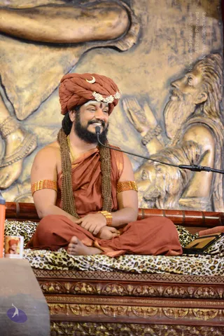 1-NITHYA-SATSANG_Photo_1117_DSC_0467_CMP_WM
